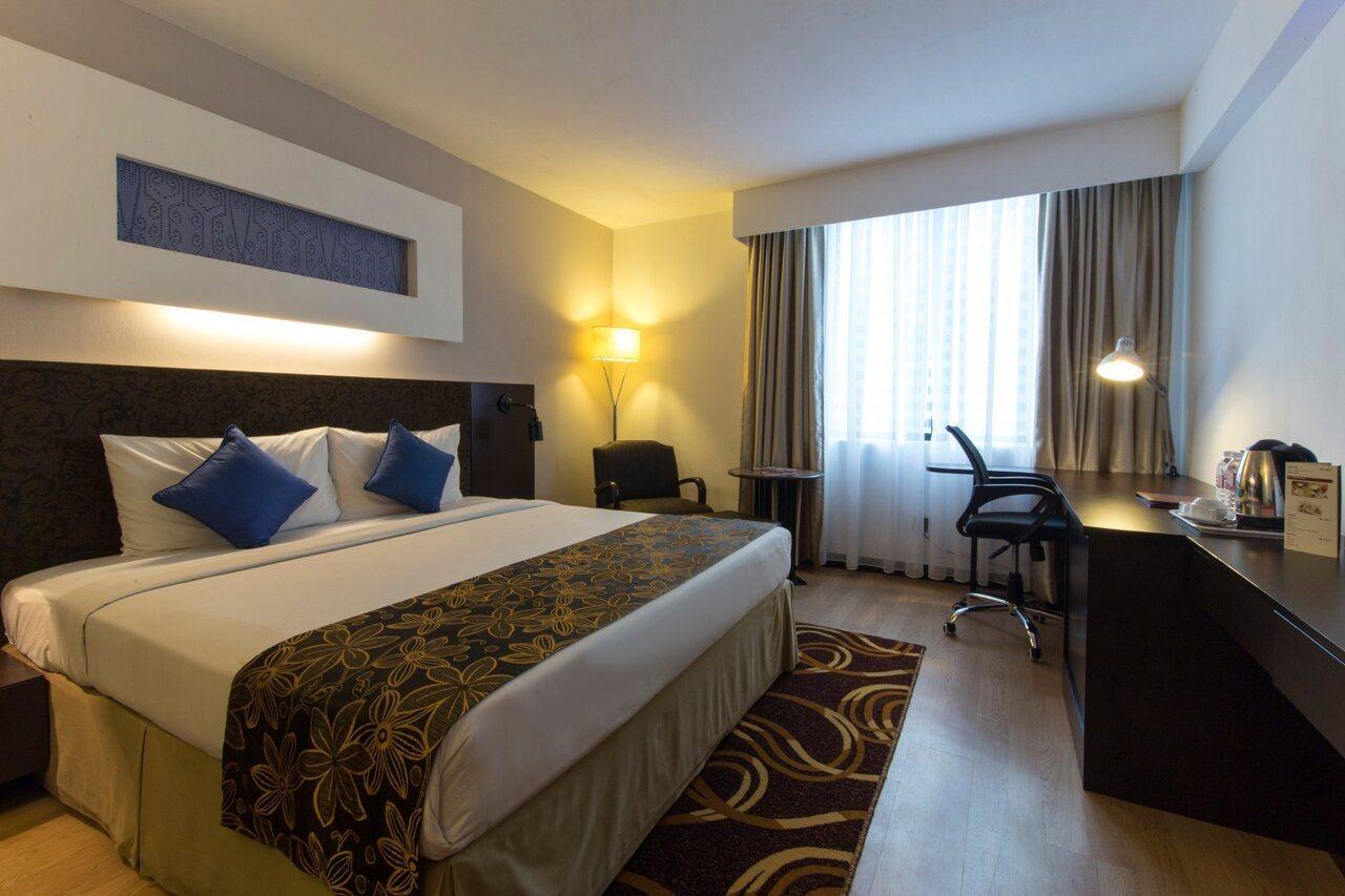 Regalpark Hotel Kuala Lumpur Exterior photo