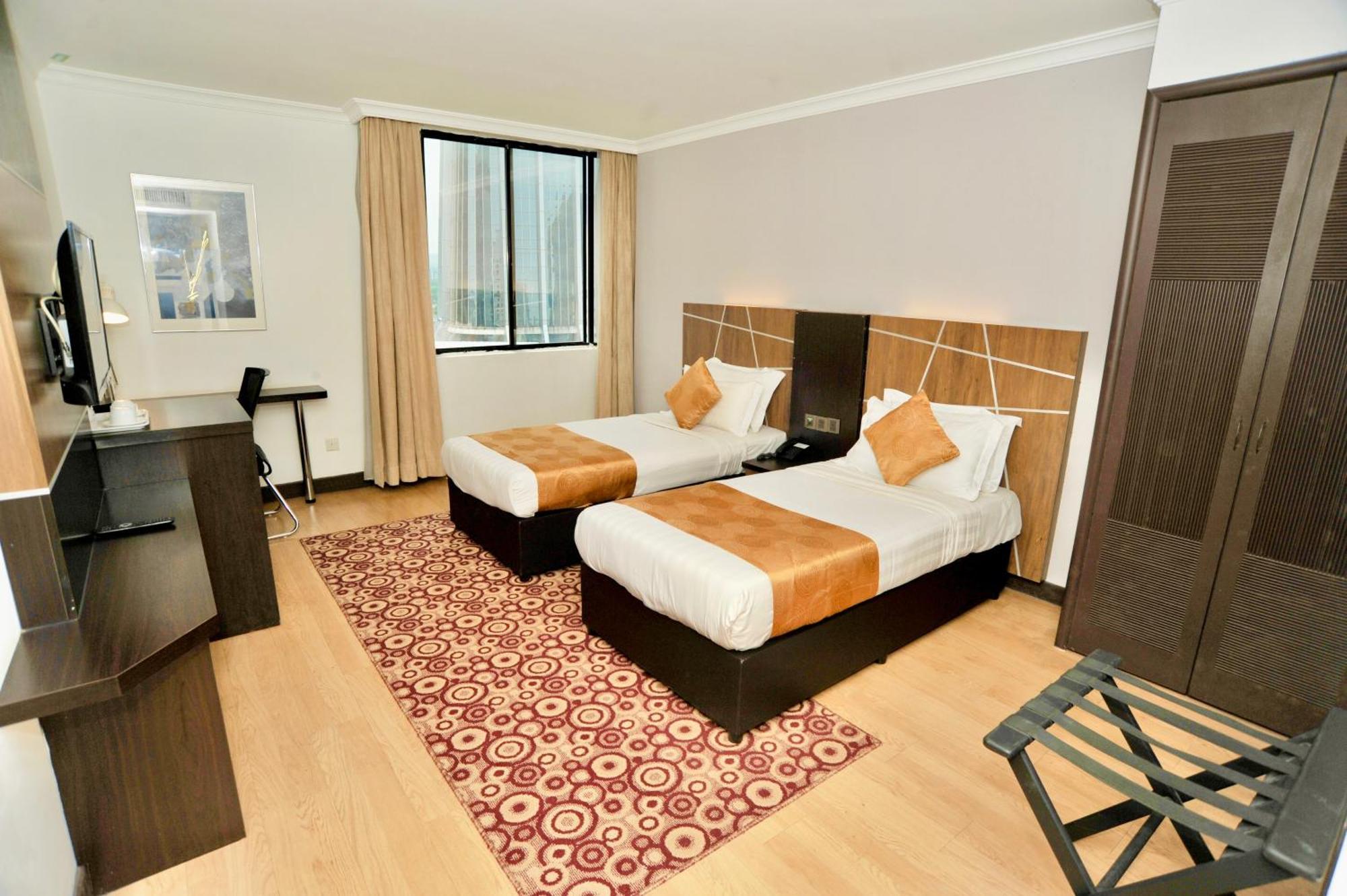 Regalpark Hotel Kuala Lumpur Exterior photo