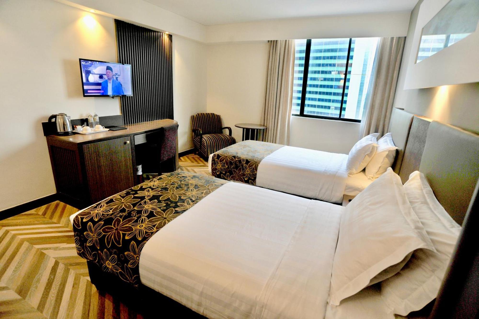 Regalpark Hotel Kuala Lumpur Exterior photo