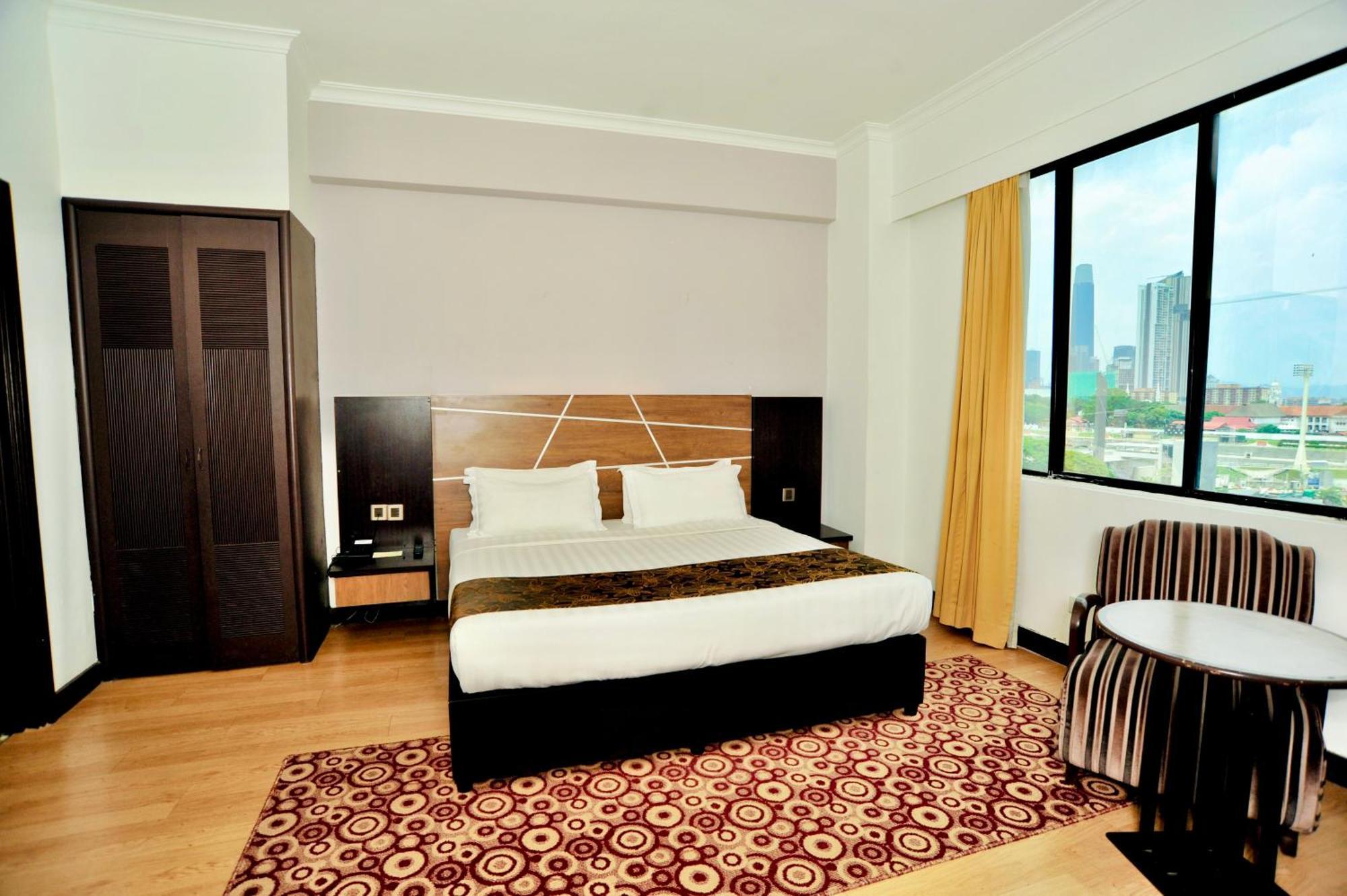 Regalpark Hotel Kuala Lumpur Exterior photo
