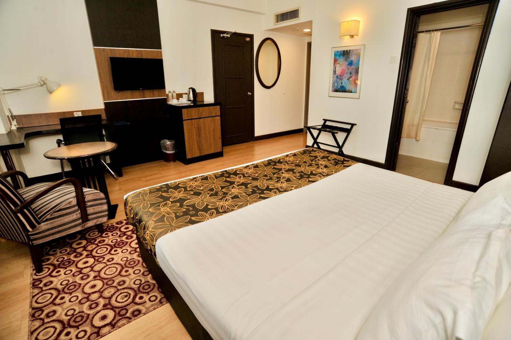 Regalpark Hotel Kuala Lumpur Exterior photo