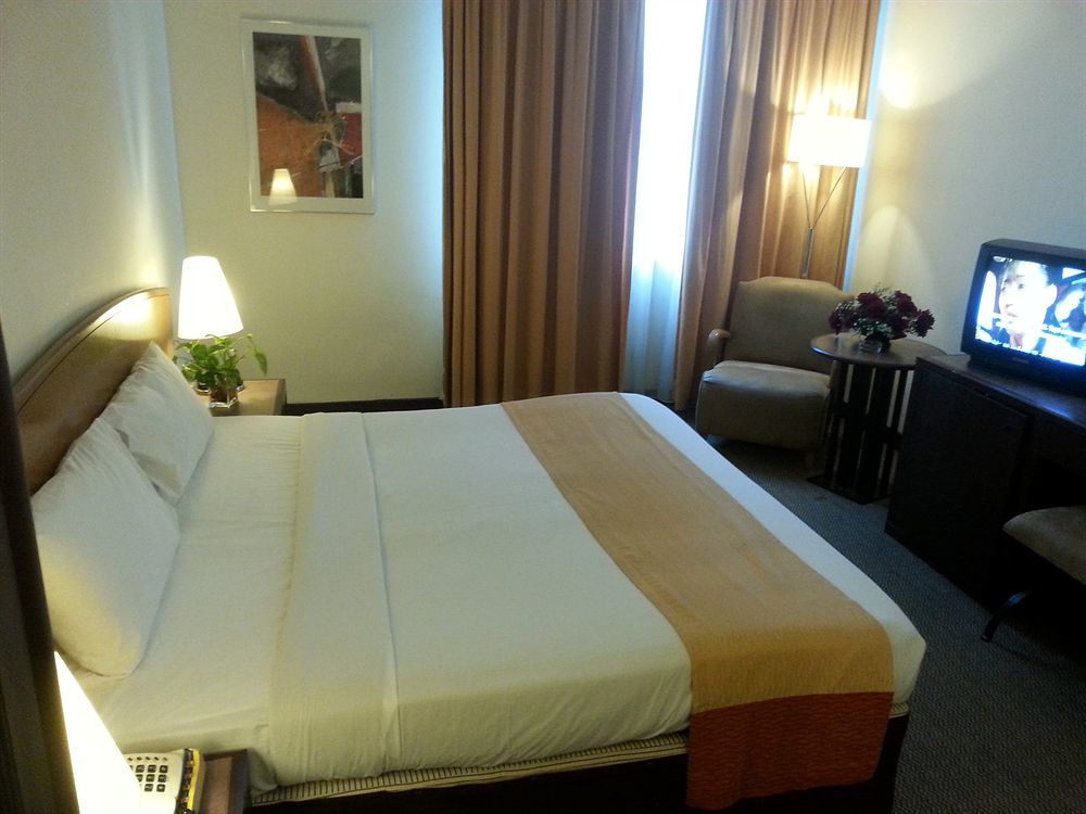 Regalpark Hotel Kuala Lumpur Exterior photo